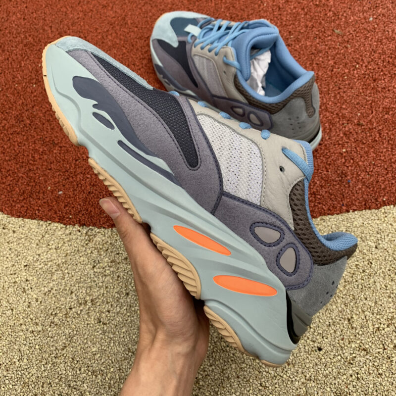 Yeezy Boost 700 ‘Carbon Blue’
